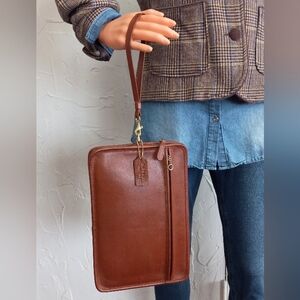 Coach #9840 British Tan, UNISEX 1980's-early 1990's Zip Clutch Wristlet